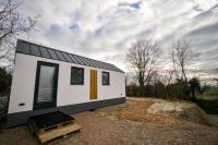 Apartment with Mountain View