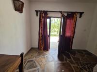 Karibuni, Villa 107, Beachfront Stay with Restaurant, Pool & Bar - Ferienwohnung Malindi