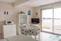 505 - A ERQUY, située en bordure de la plage du centre, à 800m des commerces - B&B Erquy