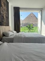 Sola Pyramids View - B&B Cairo