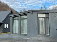 Grey House - Ferienwohnung Kvasy