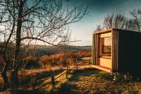 Homnest - Confins des Domes - Volvic & Vulcania - Bed and Breakfast Charbonnières-les-Vieilles