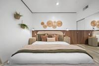Gaslamp Row House - Sleeps 8 Private Garage AC - Bed and Breakfast San Diego