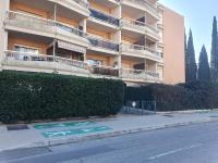 Maïmo Cosy Appartement rénové Centre Ville 300m plage, Clim, Parking - Bed and Breakfast Sainte-Maxime