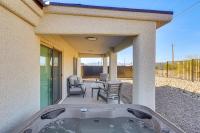 4 Mi to Lake Havasu State Park! Retreat w/ Hot Tub - B&B Lake Havasu City