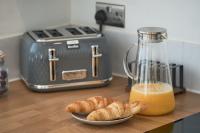 Cosy 2BR Cottage Steps to Town & Peak District - Bed and Breakfast Fairfield