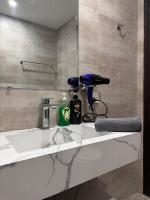 La luna - B&B Lahore