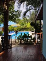 Deluxe Bungalow with Pool View