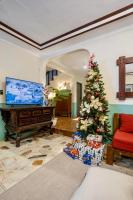 Spacious 6 Bedroom Private Villa 5 Minutes to Crisologo Sleeps 20 - Chambres d'hôtes Vigan