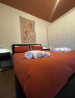 Modern Design Apartment Near Metro, Milan City Center - B&B Milan