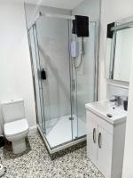 Modern 1 Bedroom Apt 6 near City Centre Parking - Chambres d’hôtes Belfast
