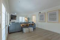 Goode.Homes Hilltop Home w. private pool/spa - B&B Newhall