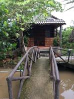 Bungalow with Garden View