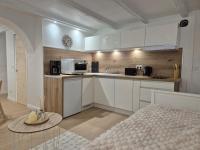 Charmant T2 en centre historique de Morzine avec WiFi - FR-1-679-23 - B&B Morzine