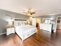 Edgewater-Lakefront 3 BD25BADeckDockGril-16P - Bed and Breakfast Sunrise Beach