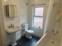 Spacious Central 4 Bedroom House with fast WiFi - Ferienwohnung Belfast