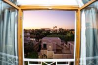 Two-Bedroom Apartment with Mountain View
