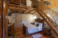 Zimmer mit Kingsize-Bett