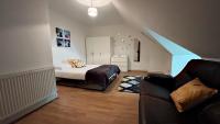 Stunning 5BR Apartment in Mill Hill 20 mins to Central London - Chambres d'hôtes Mill Hill