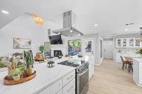 7BR 5BA w Pool Hot Tub Sport Court & Game Room - Chambres d'hôtes DeSoto