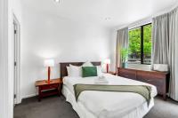 City-centre living meets comfort by Zodiak Stays - B&B Auckland