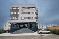 Rooftop Palette Retreat - Luxury 2BR with Patio - B&B Voluntari