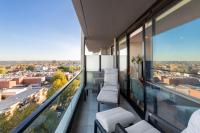 Wellness and Style - 2BR Apartment with Pool, Hot Tub and Gym - Ferienwohnung Melbourne