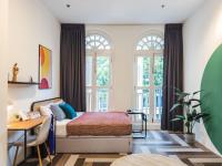 Deluxe Queen Room, Private Bathroom (Street View)