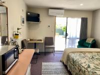 Studio met Queensize Bed