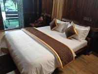 Kamer met Kingsize Bed en Uitzicht op de Tuin