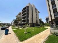 Privado 2BR Lakeview with Garden - B&B Madinaty