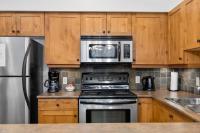 Settlers Crossing #29 By Bear Country - B&B Sun Peaks