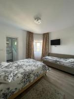 Chambre Triple avec Salle de Bains Privative