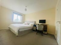 Estudio con cama extragrande