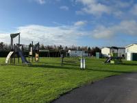 Skegness Fields 107 - Hot tub caravan, pet friendly, wifi - Meadow Lakes Caravan and Lodge Hire - Chambres d'hôtes Winthorpe