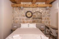 Studio with terrace and shared pool S1