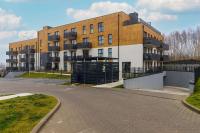 Modern Apartment with Garden and Parking in Gdańsk by Noclegi Renters - Chambres d'hôtes Gdańsk