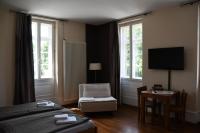 Deluxe Room (2 Adults + 1 Child) No. 3