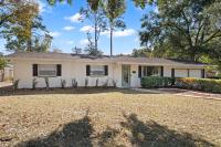 Entire house with pool near UF and Santa Fe College - Bed and Breakfast Gainesville