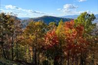 6 Mi to Chatuge Lake: Spacious Cabin w/ Mtn Views! - Chambres d'hôtes Hayesville