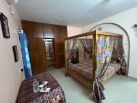 French Yellow Beach Palace - B&B Tirupporūr