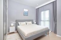 One-Bedroom Apartment with Balcony