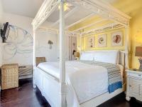 Sea Shell King Room with Balcony