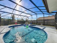 Heated Pool and spa Jacuzzi Near Disney, Universal , airport , epic universe, seaworld ,convention center with and Xbox TVs in every room ,BBQ,King bed WiFi and Coffee , espresso machine - B&B Orlando
