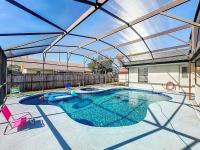 Heated Pool and spa Jacuzzi Near Disney, Universal , airport , epic universe, seaworld ,convention center with and Xbox TVs in every room ,BBQ,King bed WiFi and Coffee , espresso machine - B&B Orlando