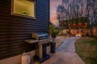 Luxury STL Oasis: Sauna, Firepit Lounge & Games - B&B St Louis