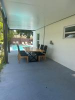 Pool house 3 bedroom 2 bathroom - B&B North Miami Beach