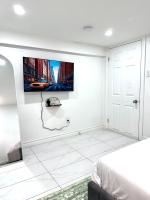 Modern Downtown Toronto Room with Private Ensuite - B&B Toronto