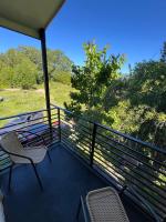 Cabaña con vista al humedal rodeada de naturaleza - B&B Valdivia