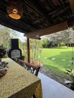 Casa de campo familiar con jardin y asadero - B&B La Merced
